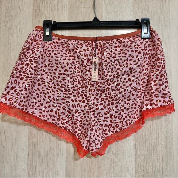 Victoria’s Secret Pink Leopard Sleep Shorts - Picture 3 of 4